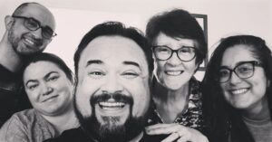 Axel Instagram - Páscoa Feliz deste lado para vocês!!!! Este ano e pela 1a vez em muitos anos, passado com mamãe, esposa, mano e cunhada!!!