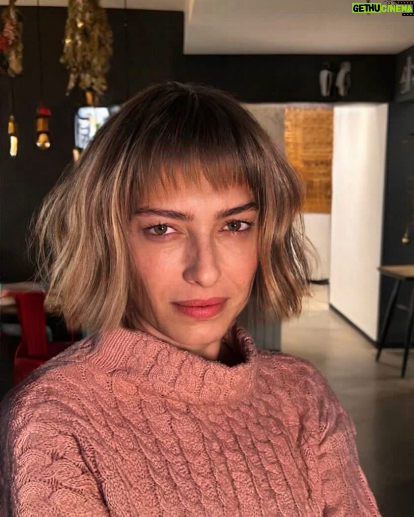 Ayça Bingöl Instagram - I feel good🧿new hair by @ahmetcobain 🧿