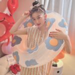 Aya Yamane Instagram - 新しいカバー動画、 『運命共同体！』/音莉飴さん coverd by山根綺 YouTubeにUPされました🫧 TVアニメ「女神のカフェテラス」OPテーマです！ 山根は月島流星役を務めております🌟 是非聴いてくださいね🌻 #運命共同体 #音莉飴 さま #cover #カバー #女神のカフェテラス