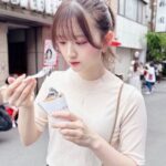 Aya Yamane Instagram - この前久々におさんぽしました。☺︎ 黒ごまどらソフト、世界一うまかった。。 この日お祭りたくさんやってて賑やかだったなー！！屋台もアツかった！🥰✨ (この後早々に浅草を出てみんなで麻雀したのは言うまでもない) #浅草 #梅園 #黒ごま #どらソフト #asakusa