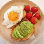 Aya Yamane Instagram - 珍しく映えてみた。☺︎ #breakfast #avocado #toast #朝ごはん #アボカドトースト