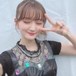 Aya Yamane Instagram - みんなに会いたかったな。 とは言っても実は私からは皆の姿が見えていたのですごく悔しい。 袖に待機もしていたのに、もうやるせなさがすごい。 けど！10月のシャニマスライブすごくすごく頑張るので、 次は私たちのホームに会いに来てください。 優しい言葉をくれるみんなが大好きだよ。 雨に当たってしまったプロデューサーさん、 暑い中ずっと待っていてくれたプロデューサーさん、 どうか身体に気をつけてね。 来てくれて本当にありがとうございました。 またね。 (衣装さんがクールビズにしてくださいました。☺︎感謝です。) #idolmaster #shiny #colors #アイマス #シャニマス #緋田美琴