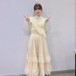 Aya Yamane Instagram – オールホワイトにしました！☺︎
お洋服をふりふりにしたので、ヘアはシンプルに！
#KPF2023 #衣装