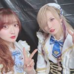 Aya Yamane Instagram - こちらは17周年衣装と、 一緒に撮ってくださった他マスのみなさま🥰 本当に優しいあたたかい先輩方で、 出会えて幸せであります。。 ありがとうございました！！ #idolmaster #アイマス #合同ライブ #アイドルマスター #シャニマス #シャイニーカラーズ #緋田美琴 #東京ドーム
