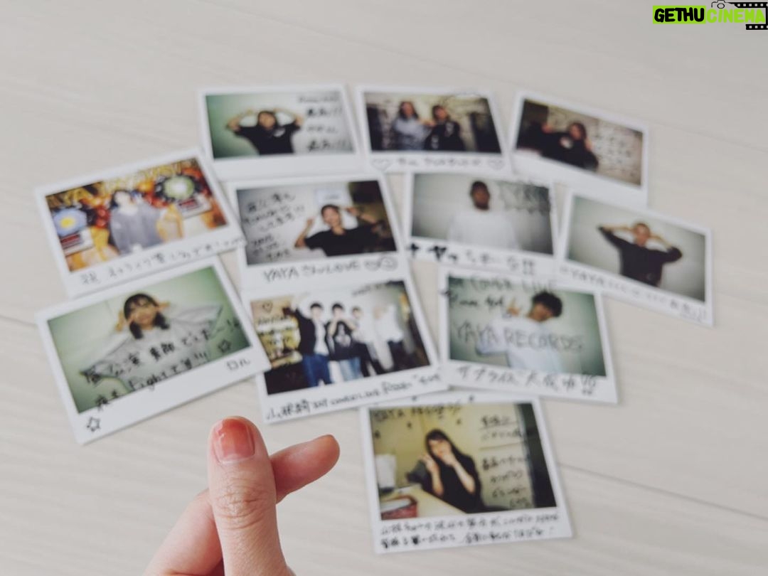 Aya Yamane Instagram - 最後に、この"ROOM 404"を一緒に作ってくださったスタッフの皆様、本当にありがとうございました! あたたかいYAYA RECORDSチームが大好きです。 素敵な舞台を作ってくださって、最高に可愛くしてくださって、ずっと側で見守ってくださって、一緒に笑ってくださって、心から感謝しています。 当たり前のことなんて何一つ無くて、 今までずっと自分はこんなに幸せで良いのかなって思っていたんですけど 大好きな皆さんと新しい自分と一緒に、必ず夢の舞台に行きます! もっともっと上手くなって、沢山の人の心を動かせるようになります! 精一杯頑張りますので、これからもよろしくお願いします! いっぱい泣いちゃったけど、昨日は全部嬉しい涙でした。 世界一の幸せ者だ。 本当に本当にありがとうございました!🌸 #YAYARECORDS #ROOM404