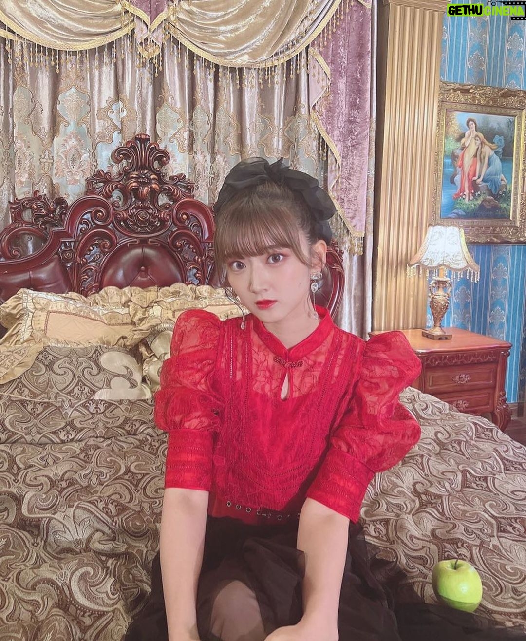 Aya Yamane Instagram - 声優グランプリ11月号、本日発売です! 素敵なお写真たくさん撮っていただきました❤︎ 裏表紙もインタビューも、ぜひチェックしてください! #声優グランプリ #声グラ #アイマス #シャニマス #シーズ #shhis #緋田美琴 #声優