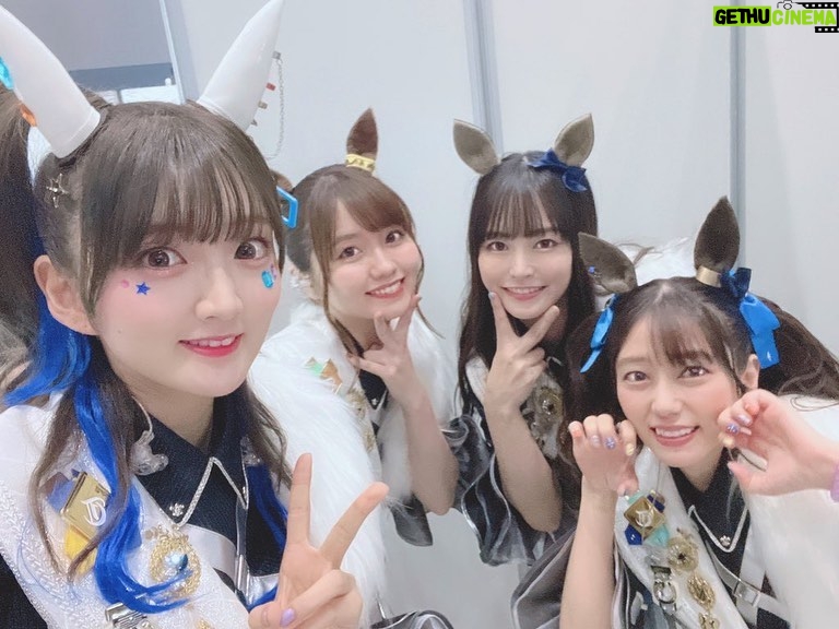 Aya Yamane Instagram - 『ウマ娘プリティーダービー5thEVENT ARENA TOUR GO BEYOND-GAZE-』DAY2 ありがとうございました！⭐️ めっかわギャルズたち🤟🏻❤︎ 一緒にGSK⭐︎を披露できてとっても嬉しかったです！ 間奏のパラパラはみんな真顔でやりました。いぇい。✌🏻 チーム青二！ このライブ期間中山根をたくさん励ましてくださった、 すごくすごく優しい先輩方です。 裏で不甲斐ないところをたくさん見せてしまったのですが 「大丈夫？」「頑張ろう！」ってずっと声をかけてくださって 本当に感謝でした。。かっこいい先輩に、私もなる。 ありがとうございました...！！ 今回なかなか写真を撮るタイミングが無かったのですが、 時間がない中一緒に撮ってくれた皆様、 ありがとうございました🥰 大好きなみんなとまた一緒に出られるように、 もっと頑張ります！！ ウマ娘のみんなは本当にかっこよくて優しくて頑張り屋さんです。 素敵なキャストの皆とこうやって一緒にいられて、 私はすごく幸せ者だって思った1日でした。 そしてダンサーさんも和太鼓チームの彩さんも、 素敵なパフォーマンスをありがとうございました！！💐🌟 そして足を運んでくださったトレぴの皆、 本当に本当にありがとう〜！！！ みんなのキラキラしたまなざし、ずっと忘れません🥰✨ またね〜！！！ #ウマ娘 #ウマ娘プリティーダービー #5th #live #名古屋 #gaze #ダイタクヘリオス ポートメッセなごや