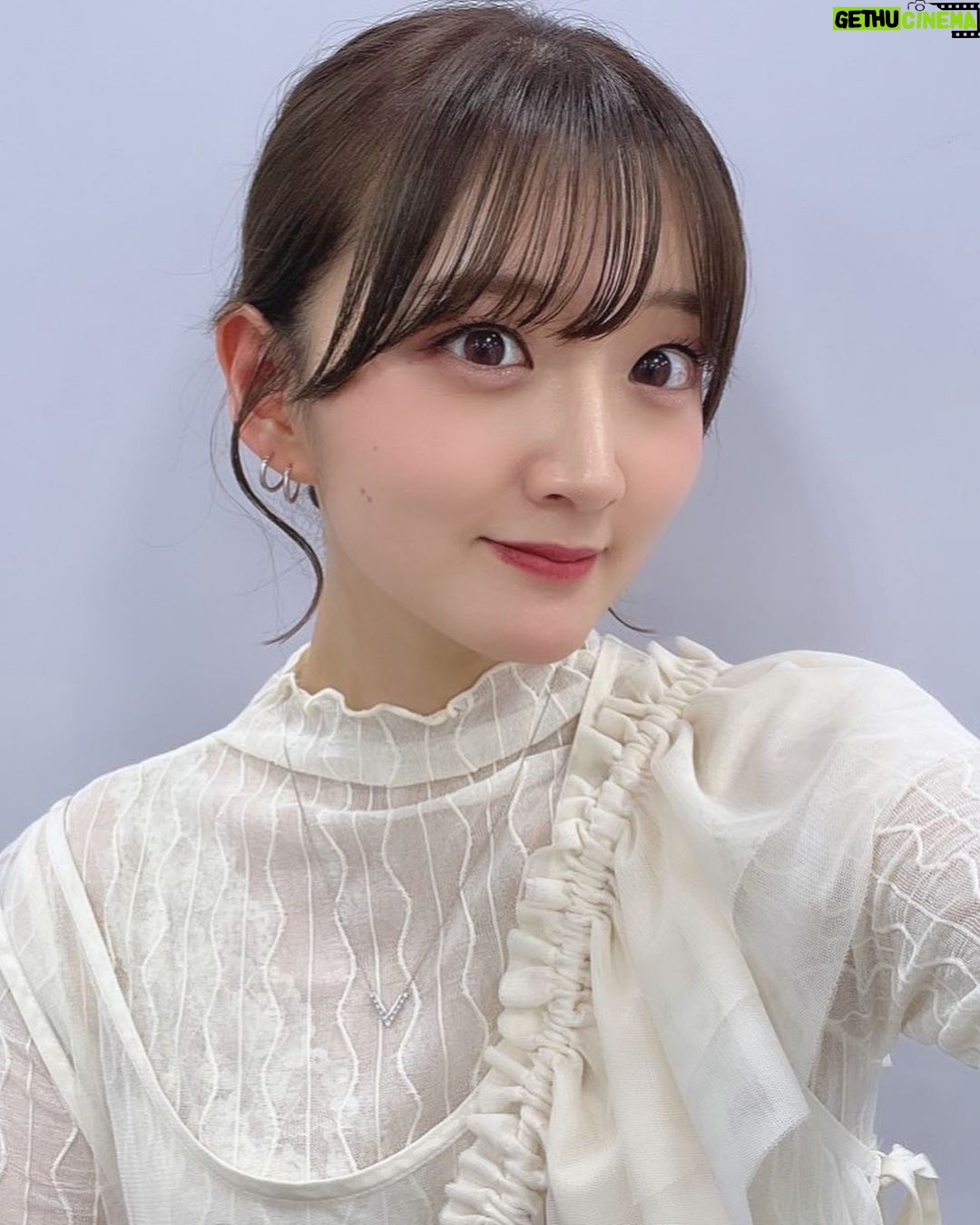 Aya Yamane Instagram - オールホワイトにしました!☺︎ お洋服をふりふりにしたので、ヘアはシンプルに! #KPF2023 #衣装