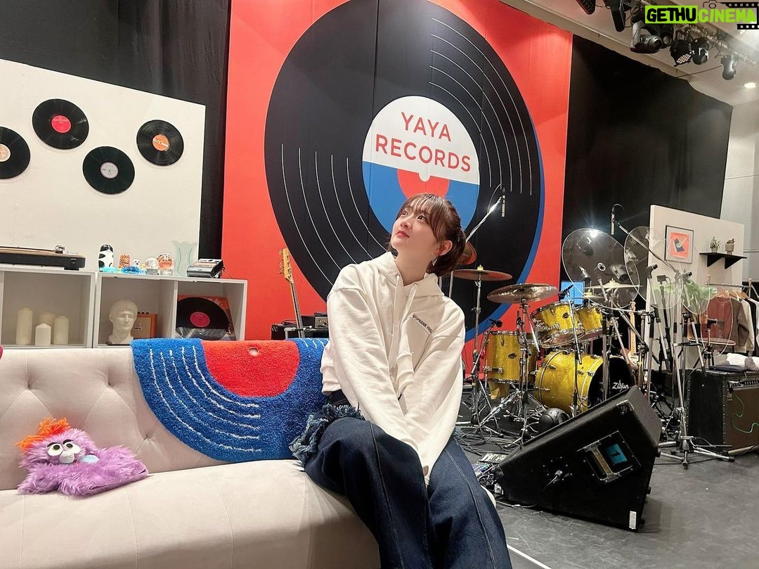 Aya Yamane Instagram - 最後に、この"ROOM 404"を一緒に作ってくださったスタッフの皆様、本当にありがとうございました! あたたかいYAYA RECORDSチームが大好きです。 素敵な舞台を作ってくださって、最高に可愛くしてくださって、ずっと側で見守ってくださって、一緒に笑ってくださって、心から感謝しています。 当たり前のことなんて何一つ無くて、 今までずっと自分はこんなに幸せで良いのかなって思っていたんですけど 大好きな皆さんと新しい自分と一緒に、必ず夢の舞台に行きます! もっともっと上手くなって、沢山の人の心を動かせるようになります! 精一杯頑張りますので、これからもよろしくお願いします! いっぱい泣いちゃったけど、昨日は全部嬉しい涙でした。 世界一の幸せ者だ。 本当に本当にありがとうございました!🌸 #YAYARECORDS #ROOM404