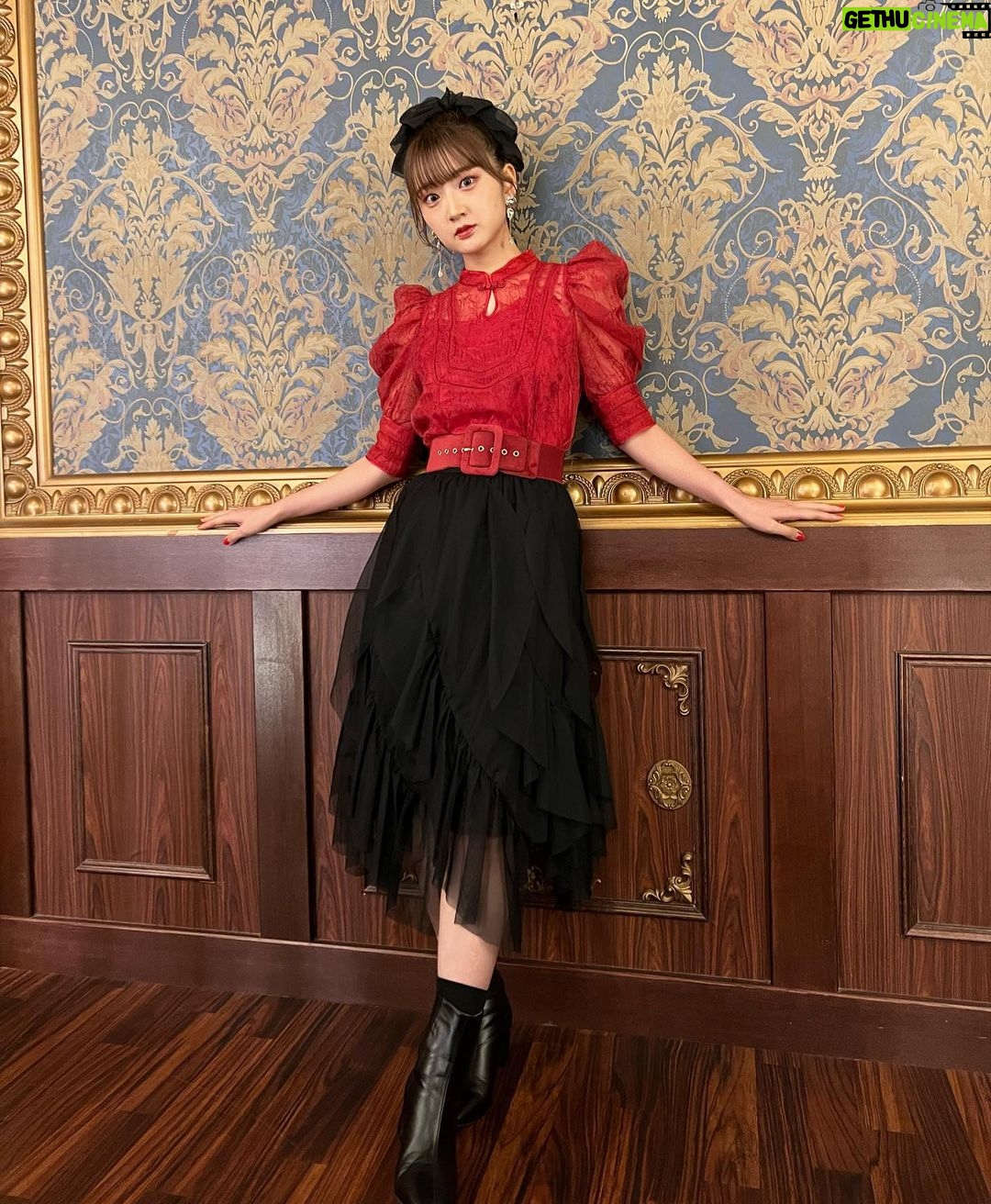 Aya Yamane Instagram - 声優グランプリ11月号、本日発売です! 素敵なお写真たくさん撮っていただきました❤︎ 裏表紙もインタビューも、ぜひチェックしてください! #声優グランプリ #声グラ #アイマス #シャニマス #シーズ #shhis #緋田美琴 #声優