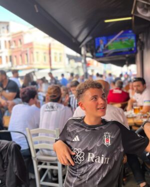Aybars Kartal Özson Instagram - Siyah Beyaz Film 🎥 gibi biraz ❤️