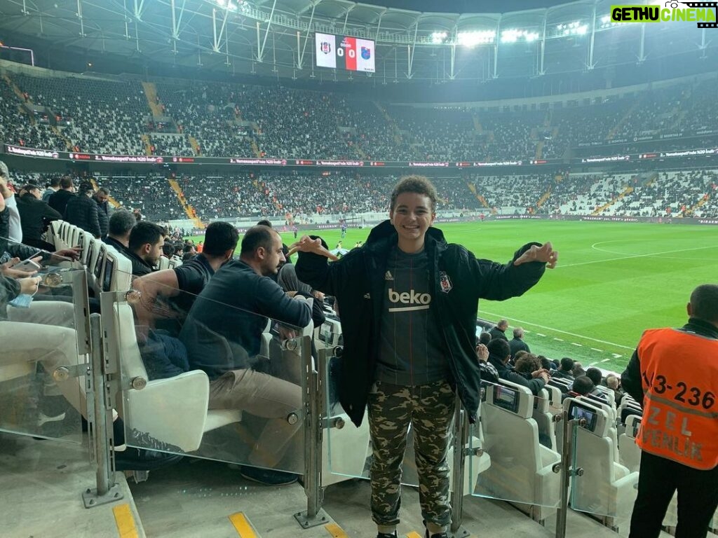 Aybars Kartal Özson Instagram - Beşiktaş’ın Maçı Var…◼️◻️
