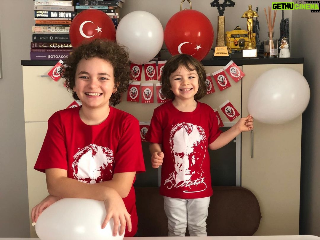 Aybars Kartal Özson Instagram - Efendiler Yarın Cumhuriyeti İlan Ediyoruz… 🇹🇷 #mustafakemalatatürk #29ekim