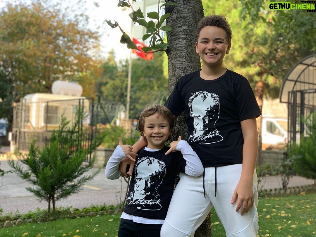 Aybars Kartal Özson Instagram - Yaşasın Cumhuriyet 🇹🇷 #29ekim1923