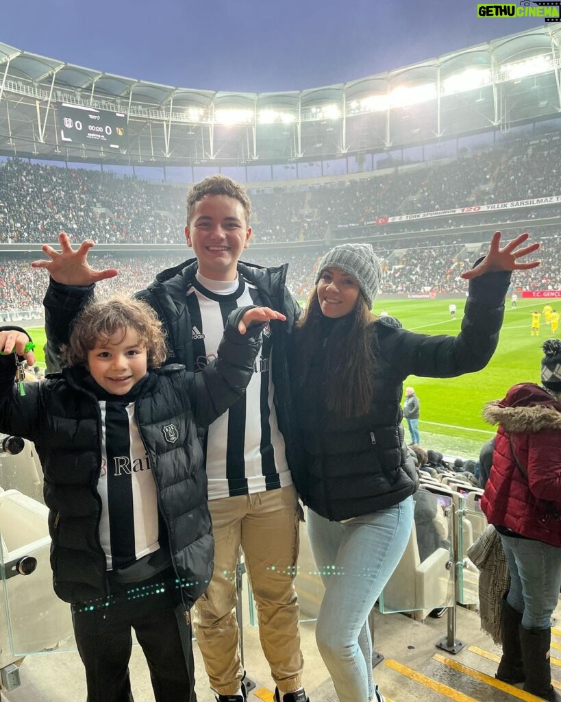 Aybars Kartal Özson Instagram - Beşiktaş’ın Maçı Var Reisiye ❤️
