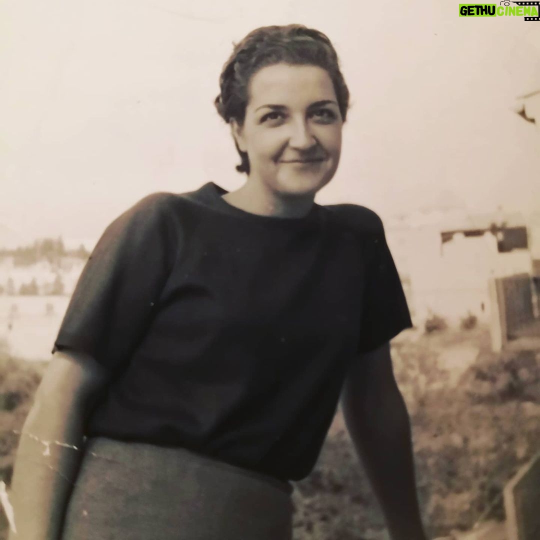 Ayda Aksel - 15.6K Likes - Anneler gününüz kutlu olsun tüm anneler ve annelik edenler😊