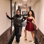 Ayda Aksel Instagram - Biraz da şımarmayalım mı? • Festival boyunca farklı ve etkileyici tasarımlarıyla beni hazırlayan @kadirrkilicc @miinofficial ‘a ve beni içinde kendim gibi hissettiğim bu harika markayla tanıştıran @zeynsoylu ‘ya çok teşekkür ederim! 🙏🏻✨