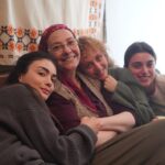Ayda Aksel Instagram – Fazilet’in bal kızları 🤍
@babatvdizi 📸 @yigitdanaci