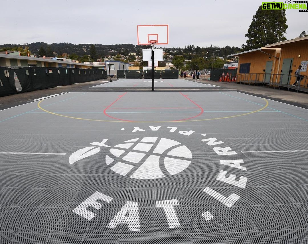 Ayesha Curry Instagram - And that’s a wrap on @eatlearnplay schoolyard builds for 2023! We finished our sixth and final build of the year this week with the awesome community at Laurel Elementary in #Oakland. Thanks to our incredible partners @kaboom and @ousdnews, the continued generous support of the Bhusri family, and our entire community of volunteers and supporters, the @laurellions now have a new kid-designed play structure, 2 multi-sport courts, nature exploration area, 22 newly planted trees, and beautiful murals. These six new schoolyards mean that nearly 3,000 students will have high-quality, safe, joyful places to play and be active, and this is just the beginning! Over the next three years, Eat. Learn. Play. will complete 25 schoolyards at Oakland elementary schools as part of our commitment to bring additional resources and support to Oakland students. We got you, Oakland!