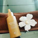 Ayesha Curry Instagram - @sweetjulyskin IRIE Power Oil before glam! It’s the perfect base for me before putting anything else on. It has neem seed, turmeric, rosemary and so much more! Check it out in the link in bio.
