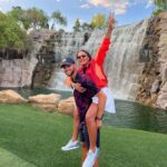 Ayesha Curry Instagram - ✌🏾🧡😁