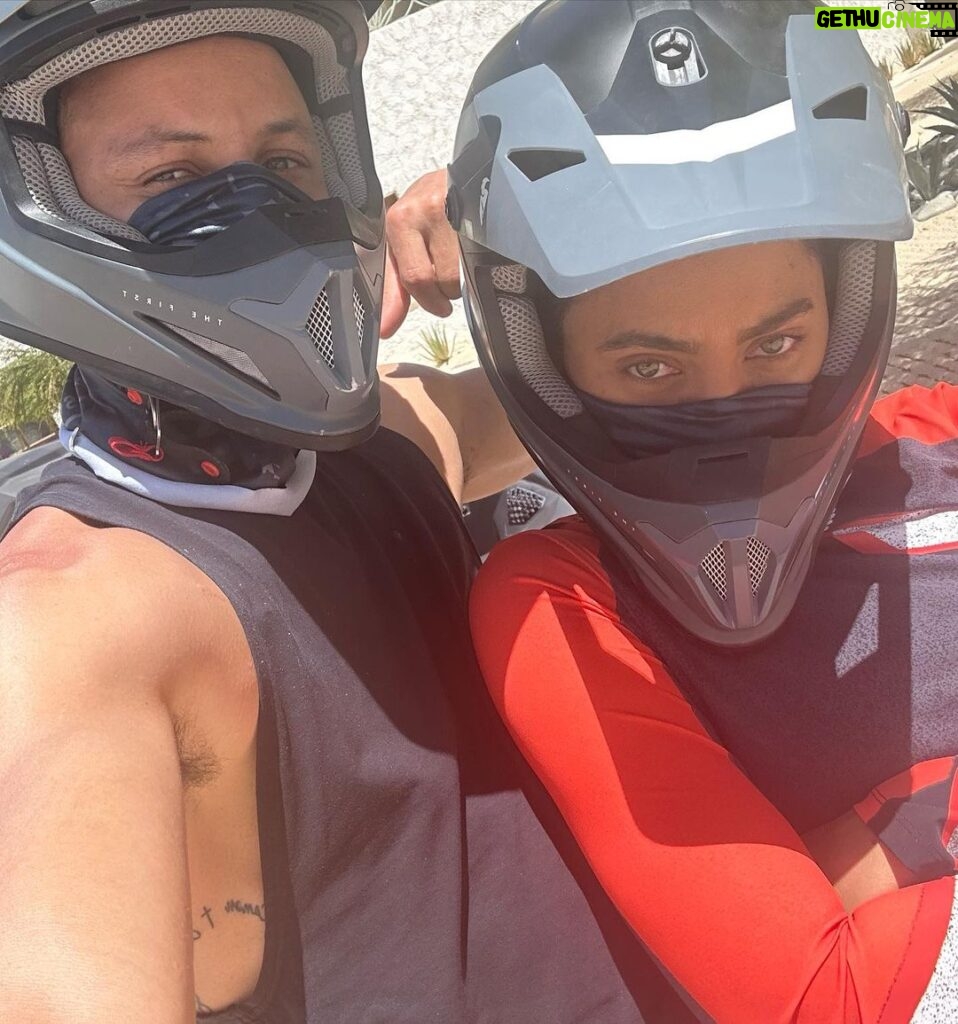 Ayesha Curry Instagram - Adventure with my love. 🧡