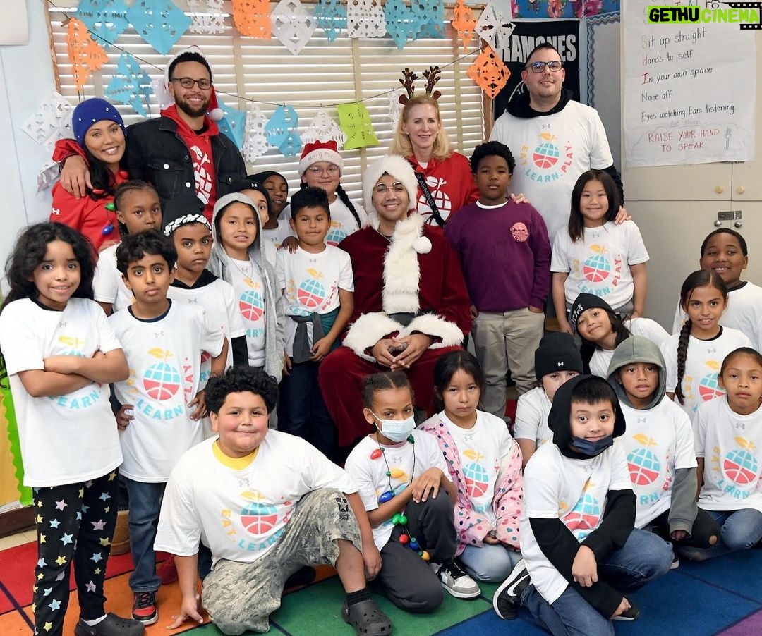 Ayesha Curry Instagram - We celebrated our 11th annual Christmas with the Currys🎄by bringing the joy of reading to all 17,000 elementary school students in the Oakland Unified School District—delivering beautiful gift boxes of books to 49 schools. That’s 85,000 books total!📚 We also made an extra special delivery to 800 students at OUSD's Manzanita Campus, with the help of our village of volunteers and partners. Students received gift boxes of books, backpacks, and other holiday treats. Plus, we announced that Manzanita will be the first of eight @ousdnews campuses to get a revitalized schoolyard in 2024 in partnership with @eatlearnplay and @kaboom! 🎉 Thank you to the dedicated community of partners and volunteers who supported this year’s #ChristmaswiththeCurrys including @workday, @currybrand, @underarmour, @chase, @literatikids, @rakuten, and @warriors. 📷 @noahgphotos/@gettyimages