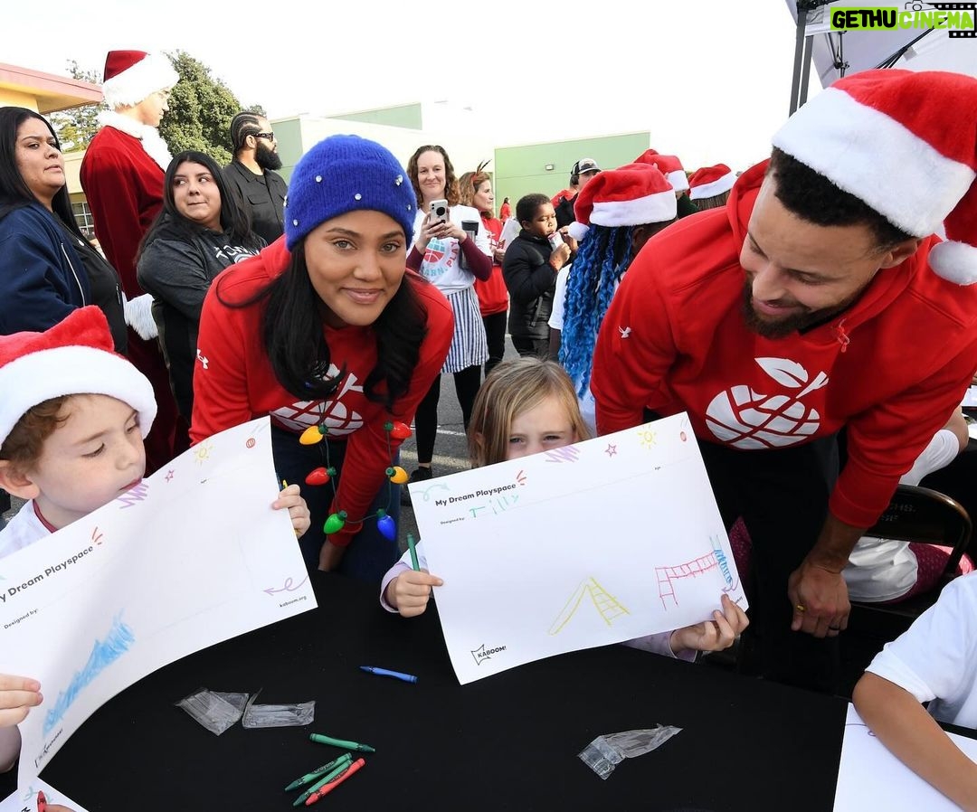 Ayesha Curry Instagram - We celebrated our 11th annual Christmas with the Currys🎄by bringing the joy of reading to all 17,000 elementary school students in the Oakland Unified School District—delivering beautiful gift boxes of books to 49 schools. That’s 85,000 books total!📚 We also made an extra special delivery to 800 students at OUSD's Manzanita Campus, with the help of our village of volunteers and partners. Students received gift boxes of books, backpacks, and other holiday treats. Plus, we announced that Manzanita will be the first of eight @ousdnews campuses to get a revitalized schoolyard in 2024 in partnership with @eatlearnplay and @kaboom! 🎉 Thank you to the dedicated community of partners and volunteers who supported this year’s #ChristmaswiththeCurrys including @workday, @currybrand, @underarmour, @chase, @literatikids, @rakuten, and @warriors. 📷 @noahgphotos/@gettyimages