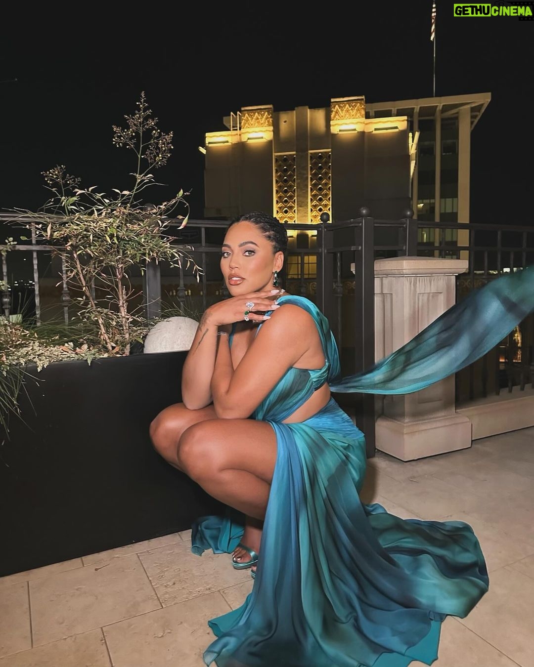 Ayesha Curry Instagram - The past few weeks have flown by!!! The year is almost over… wild.