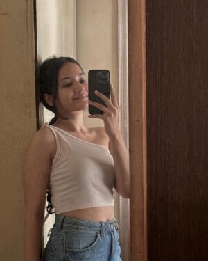 Ayesha Kaduskar Instagram - mirror dump only

(..or is it?) 🙂