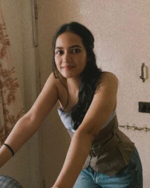 Ayesha Kaduskar Instagram - dressed up but nowhere to go ✨