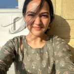 Ayesha Kaduskar Instagram - neeli peeli
