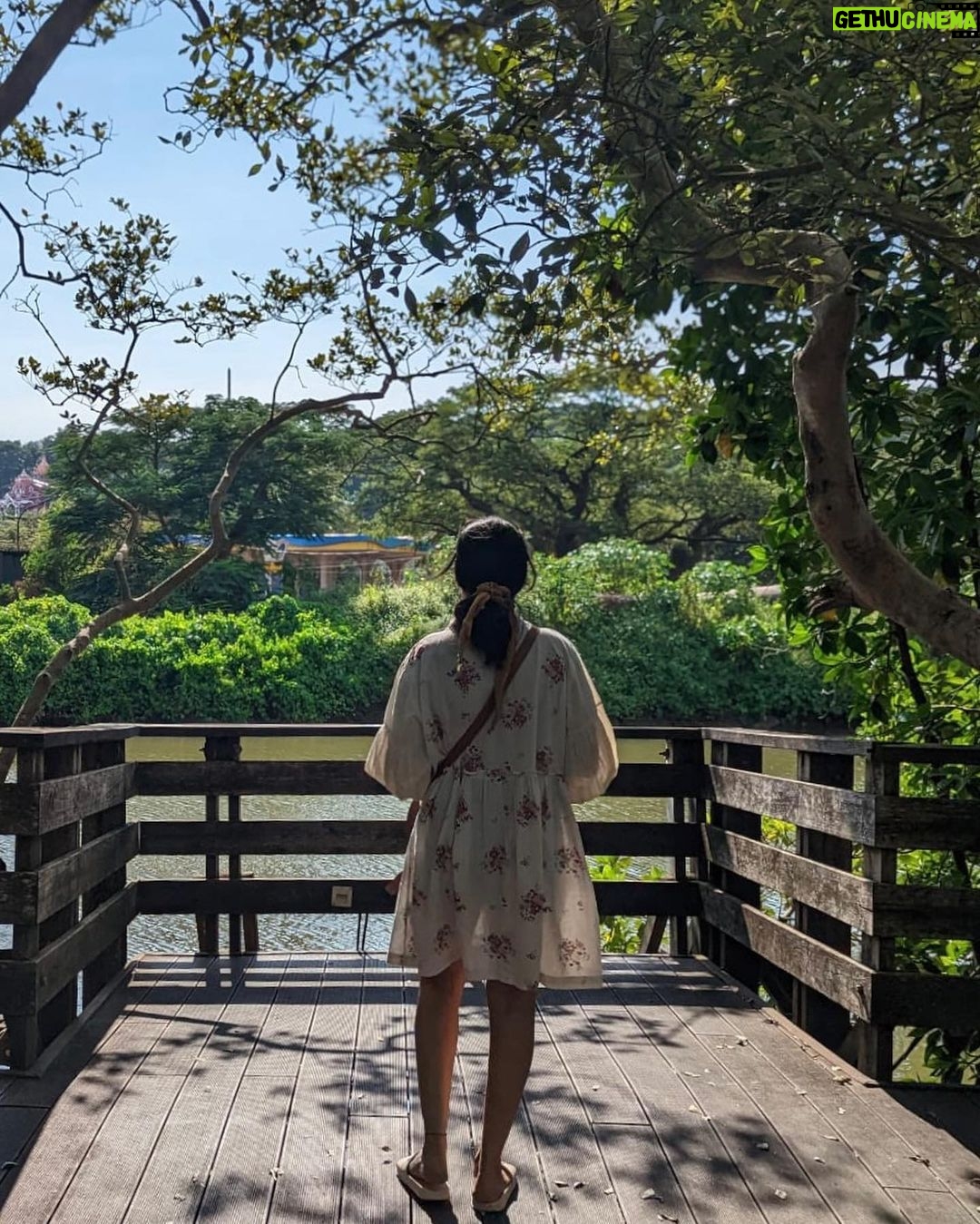 Ayesha Kaduskar Instagram - back to back