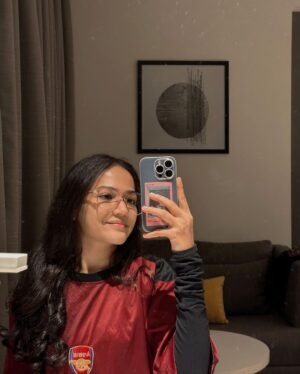 Ayesha Kaduskar Instagram - mirror dump only

(..or is it?) 🙂