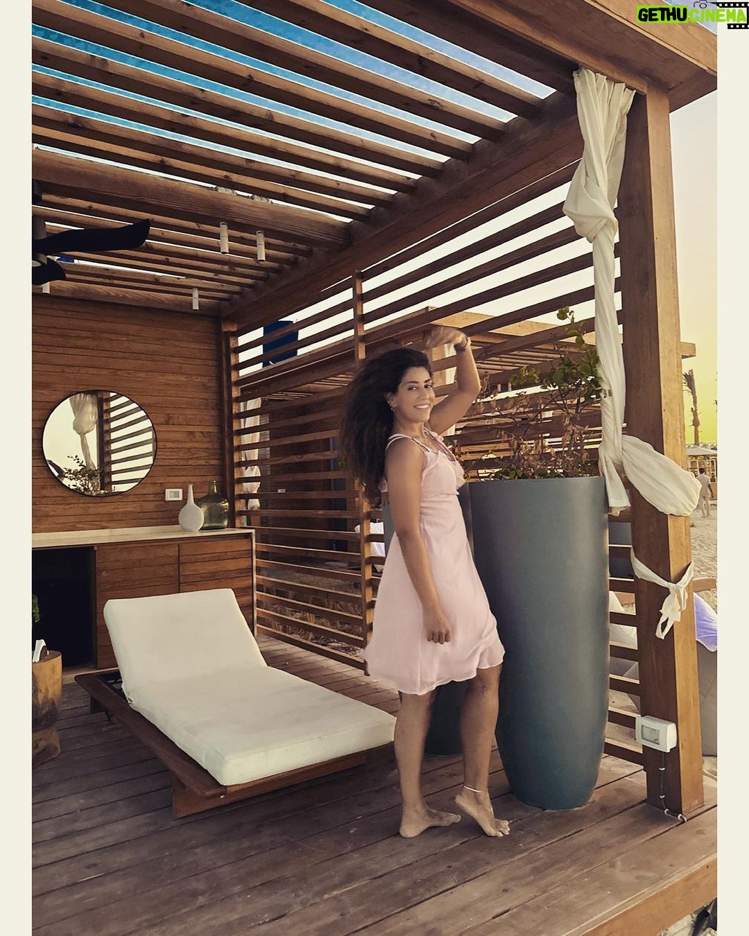 Ayten Amer Instagram - 🎼 #ايتن_عامر #aytenamer #ayten3amer Sol Beach