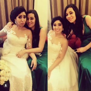 Ayten Amer Instagram - طبعا انتى فاكرة الصورة دى فين و امتى ، دى بعد فرحى ساعة ما حضرتك و كل صحابنا القريبين قررتوا بعد الفرح ما خلص تتطلعوا تقعدوا معايا عشان تتعشوا ، النهاردة بقا دة فرحك انتى و اتمنى انك تردى العزومة ، ابعتى رقم السويت على الواتس اب عشان بعد الفرح اطلع اتعشي معاكوا 😂 مبروك يا توتى يا أحلى عروسة ربنا يسعدك انتى و عريسك و يكتبلكوا الخير ♥️ @batoularafa