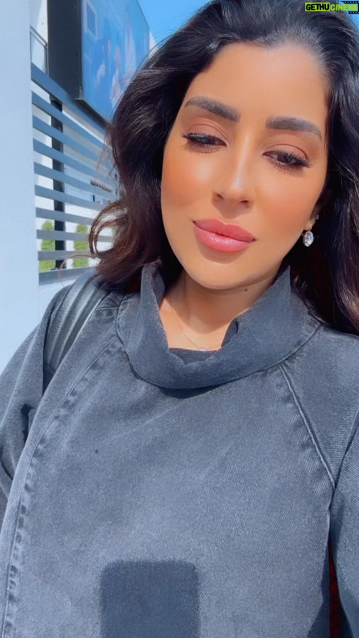Ayten Amer Instagram - شكرا على لذاذة تويتاتكوا ، و فاهمة طبعا انها هزار بس فرحتونى و الله ، ربنا يفرح قلوبكوا 😘 ، مش فاهمة عايزين تتجوزوا ليه يا جماعة 😂😂 أنتوا كويسين و الله 😂 #ايتن_عامر Dubai, United Arab Emirates