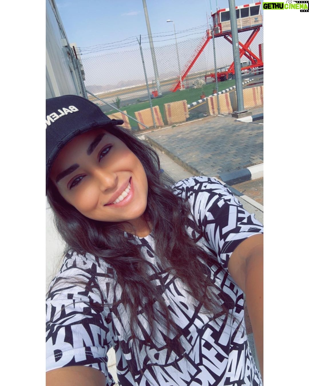Ayten Amer Instagram - صباح الورد 🌷 #ايتن_عامر #aytenamer #ayten3amer Ha'il