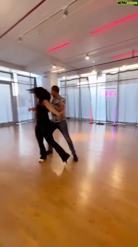 Ayten Amer Instagram - I’ve been dancing #salsa since 2006 and i stopped At 2010 . then i decided to come back and this is my first class with my instructor @khaledtegana check my story for a #tb snaps from 2008🤭