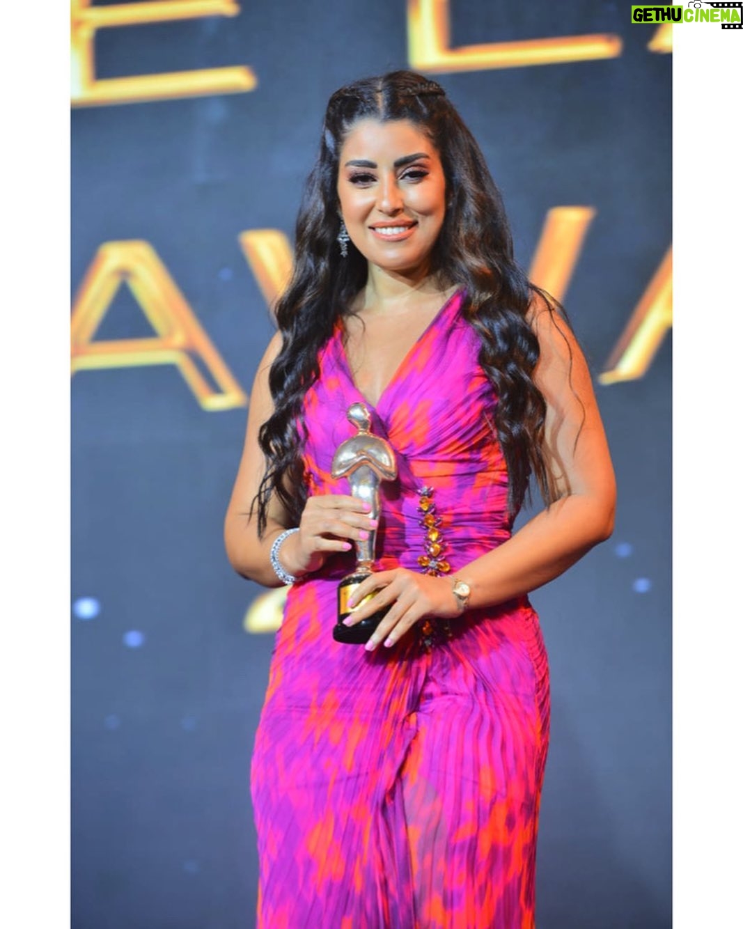 Ayten Amer Instagram - @dearguestmagazine شكرا على الجايزة اللذيذة دى 🙏🏼 Styled by @yasminalieldin Dress @be_my_guest_shopping