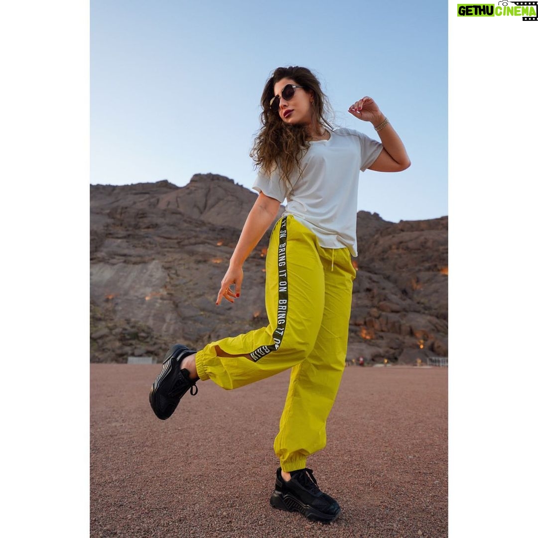 Ayten Amer Instagram - Hail mountains 🏔️🏔️ #حائل #حايل🗻#hail #السعودية #جبال_حائل @act_101 @aladhmsc Ha'il