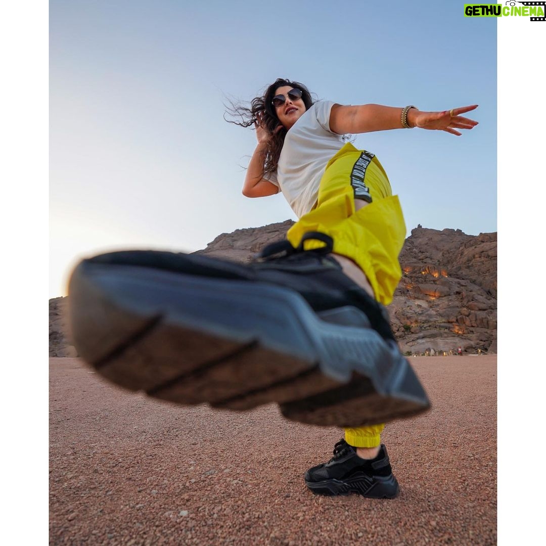 Ayten Amer Instagram - Hail mountains 🏔️🏔️ #حائل #حايل🗻#hail #السعودية #جبال_حائل @act_101 @aladhmsc Ha'il