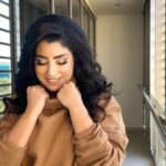 Ayten Amer Instagram - ☀️☀️#makeup by @makeup_artist_shirin #hairstyle by @hanan_makeup2015 Outfit by @lasguapas.eg The Boulevard Riyadh