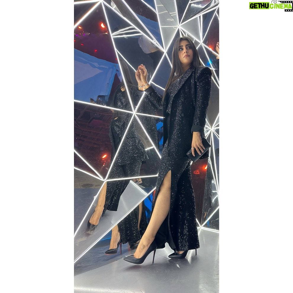 Ayten Amer Instagram - 🖤 @tiktok @tiktokmena Styled by @mayajules #aytenamer #ايتن_عامر Suit by @liliblancofficial Dubai, United Arab Emirates