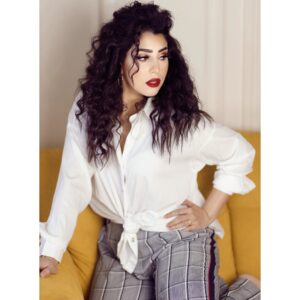 Ayten Amer Instagram - ♥️🖤♥️🖤التغيير مطلوب احيانا بس فى الاخر لازم الضحكة تحضر 😂😂😂😂

Makeup my @makeupby_marwayassin
Outfit by @its_shopping_time22