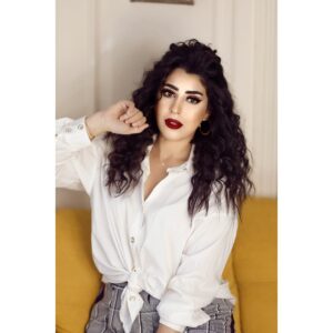 Ayten Amer Instagram - ♥️🖤♥️🖤التغيير مطلوب احيانا بس فى الاخر لازم الضحكة تحضر 😂😂😂😂

Makeup my @makeupby_marwayassin
Outfit by @its_shopping_time22