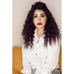 Ayten Amer Instagram - ♥️🖤♥️🖤التغيير مطلوب احيانا بس فى الاخر لازم الضحكة تحضر 😂😂😂😂 Makeup my @makeupby_marwayassin Outfit by @its_shopping_time22