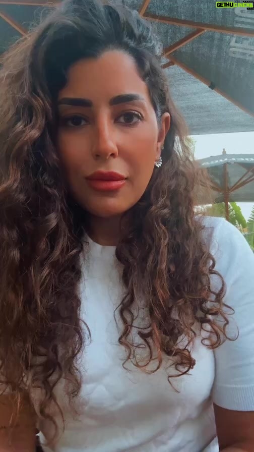 Ayten Amer Instagram - بلاش نزايد على بعض من فضلكوا ، أنا بقالى شهر و نص مبنزلش حاجة على الاكاونت غير لدعم القضية . و عندى فيلم فى السينما نزلتله بوست لقيت هجوم مش طبيعي ، من فضلكوا افهموا ان دة شغلنا زى ما كلكوا بتمارسوا شغلكوا عادى و بلاش نزايد على بعض من فضلكوا🙏🏼