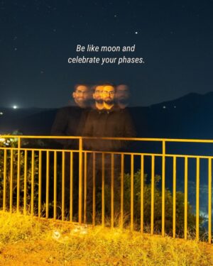 Ayushmann Khurrana Instagram - Witnessed a meteor shower last night in the outskirts of Pune with a curious nerdy fun bunch. Last time we did this was on exactly the same date, six years back, at the wrap party of Andhadhun. Thank you @zameer_manur for this special spatial experience. ✨ 🌌
.
.
📸 @dinesh_ahuja