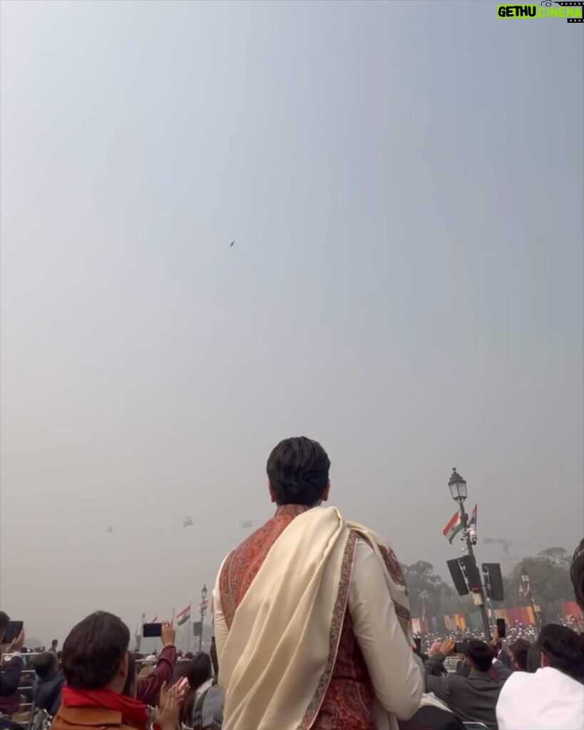 Ayushmann Khurrana Instagram - Honoured to witness the Republic Day Parade on the occasion of India’s 75th Republic Day. Took me back to my childhood days when I used to religiously watch this on Doordarshan every year with my entire family! Feeling incredibly nostalgic. Jai Hind! 🇮🇳🫡